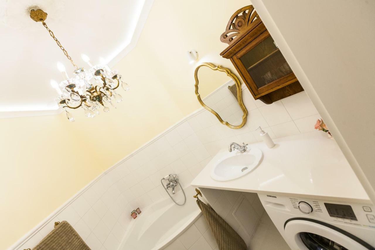 Luxury Apartment Pod Zyrandolem Kraków Eksteriør billede
